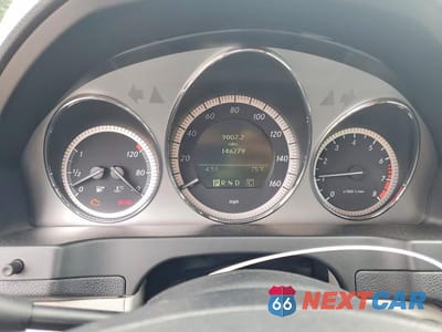 Zdjęcie 9 z 12 samochodu: 2010 MERCEDES-BENZ C 300 4MATIC VIN:WDDGF8BB8AF420491 - miniatura