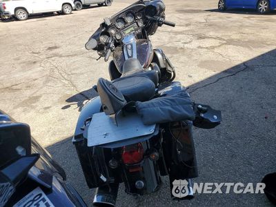 Czwarte zdjęcie samochodu z boku: 2010 HARLEY-DAVIDSON FLHTCUSE5 BLK VIN:1HD1PR821AB957784 - miniatura