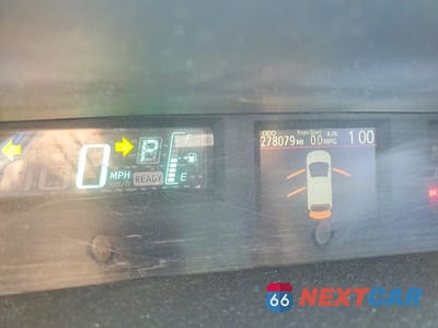 Zdjęcie 9 z 12 samochodu: 2012 TOYOTA PRIUS C THREE VIN:JTDKDTB38C1009954 - miniatura