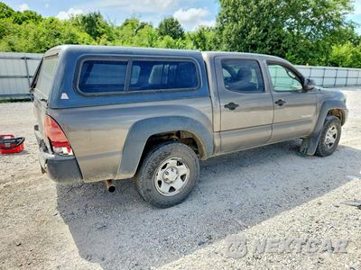 Trzecie zdjęcie samochodu z tyłu: 2012 TOYOTA TACOMA DOUBLE CAB VIN:5TFLU4EN9CX041624 - miniatura
