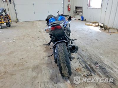 Czwarte zdjęcie samochodu z boku: 2022 SUZUKI GSX-R750 VIN:JS1GR7MA0N7100527 - miniatura