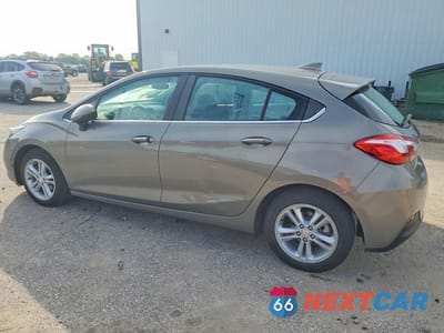 Drugie zdjęcie samochodu z przodu: 2017 CHEVROLET CRUZE LT VIN:3G1BE6SM8HS552825 - miniatura