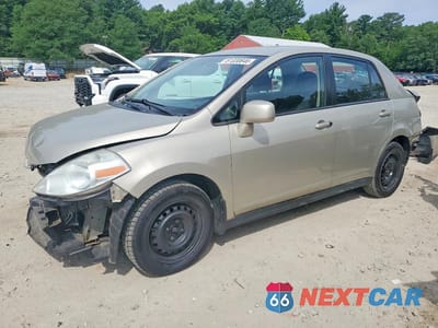 2009 NISSAN VERSA 1.8 S 3N1BC11EX9L392178 - główne zdjęcie licytacji z USA - miniatura