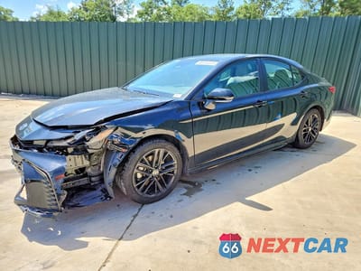2025 TOYOTA CAMRY SE 4T1DAACK9SU111770 - główne zdjęcie licytacji z USA - miniatura
