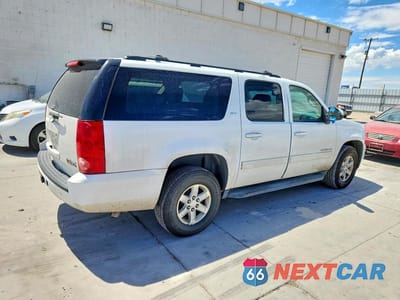 Trzecie zdjęcie samochodu z tyłu: 2012 GMC YUKON XL K1500 SLT VIN:1GKS2KE72CR121654 - miniatura