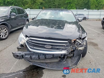 Piąte zdjęcie samochodu w środku: 2017 FORD TAURUS LIMITED VIN:1FAHP2F81HG117683 - miniatura