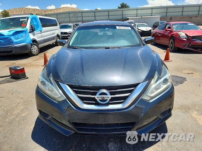 Piąte zdjęcie samochodu w środku: 2017 NISSAN ALTIMA 2.5 S VIN:1N4AL3AP6HN347751 - miniatura