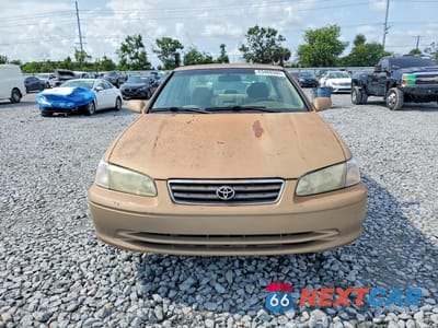 Piąte zdjęcie samochodu w środku: 2000 TOYOTA CAMRY LE VIN:4T1BG22K1YU958191 - miniatura