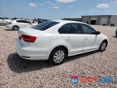 Trzecie zdjęcie samochodu z tyłu: 2015 VOLKSWAGEN JETTA BASE VIN:3VW2K7AJ2FM402513 - miniatura