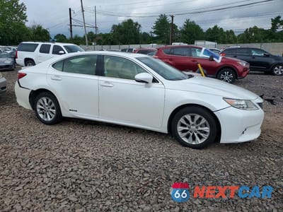 Czwarte zdjęcie samochodu z boku: 2013 LEXUS ES 300H VIN:JTHBW1GG8D2033661 - miniatura