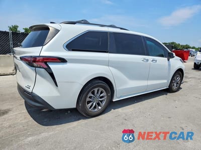 Trzecie zdjęcie samochodu z tyłu: 2022 TOYOTA SIENNA XLE VIN:5TDJRKEC5NS091585 - miniatura