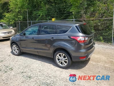 Drugie zdjęcie samochodu z przodu: 2017 FORD ESCAPE SE VIN:1FMCU0GD5HUD73898 - miniatura