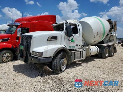 2023 VOLVO VHD READY MIX TRUCK 4V5KC9DGXPN619004 - główne zdjęcie licytacji z USA - miniatura