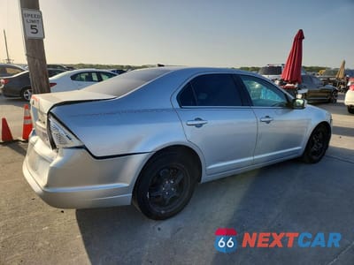 Trzecie zdjęcie samochodu z tyłu: 2010 FORD FUSION SE VIN:3FAHP0HA3AR338740 - miniatura