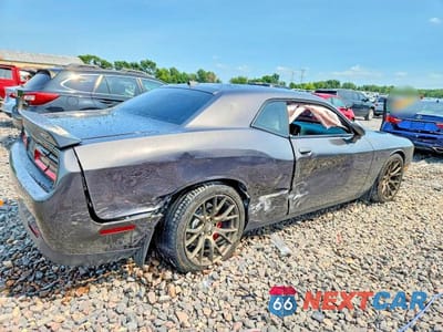 Trzecie zdjęcie samochodu z tyłu: 2016 DODGE CHALLENGER SRT HELLCAT VIN:2C3CDZC97GH314612 - miniatura