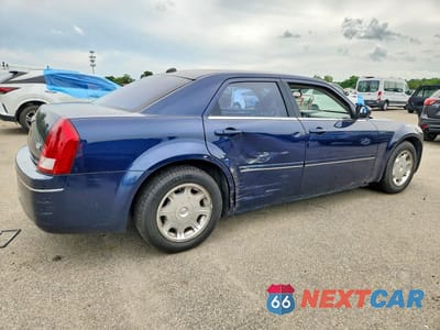 Trzecie zdjęcie samochodu z tyłu: 2005 CHRYSLER 300 TOURING VIN:2C3AA53G45H183174 - miniatura