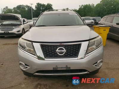 Piąte zdjęcie samochodu w środku: 2015 NISSAN PATHFINDER S VIN:5N1AR2MM5FC667295 - miniatura