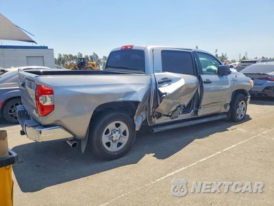 Trzecie zdjęcie samochodu z tyłu: 2016 TOYOTA TUNDRA CREWMAX SR5 VIN:5TFEM5F19GX100011 - miniatura