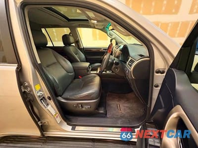 Piąte zdjęcie samochodu w środku: 2010 LEXUS GX 460 VIN:JTJBM7FX5A5012835 - miniatura