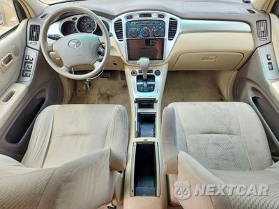 Zdjęcie 8 z 12 samochodu: 2005 TOYOTA HIGHLANDER BASE VIN:JTEDP21A850079565 - miniatura