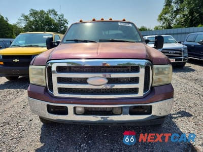 Piąte zdjęcie samochodu w środku: 2005 FORD F350 SUPER DUTY VIN:1FTWW33P45EA64491 - miniatura