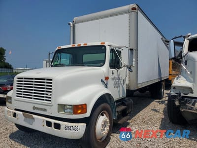1999 INTERNATIONAL 4700 BOX TRUCK 1HTSCAAM9XH648166 - główne zdjęcie licytacji z USA - miniatura