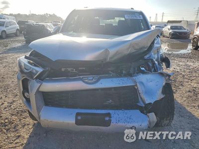 Piąte zdjęcie samochodu w środku: 2024 TOYOTA 4RUNNER SR5 PREMIUM VIN:JTEFU5JR4R5307420 - miniatura