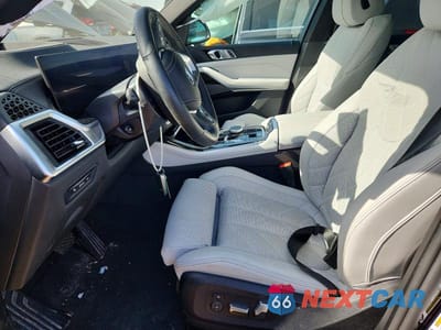 Zdjęcie 7 z 12 samochodu: 2025 BMW X5 XDRIVE40I VIN:5UX23EU03S9Y54954 - miniatura
