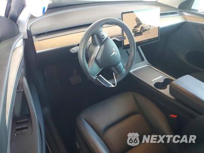 Zdjęcie 8 z 13 samochodu: 2024 TESLA MODEL Y VIN:7SAYGDEE4RA263584 - miniatura