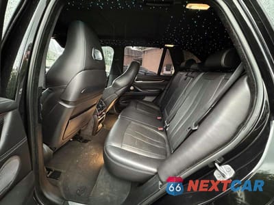 Zdjęcie 7 z 13 samochodu: 2016 BMW X5 M VIN:5YMKT6C52G0R79421 - miniatura