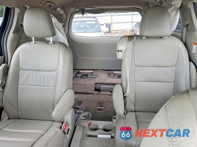 Zdjęcie 10 z 13 samochodu: 2016 TOYOTA SIENNA XLE 8-PASSENGER VIN:5TDYK3DC2GS757394 - miniatura