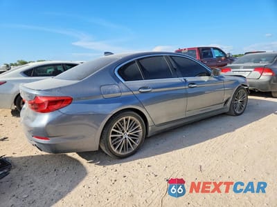 Trzecie zdjęcie samochodu z tyłu: 2018 BMW 530 I VIN:WBAJA5C51JG900126 - miniatura