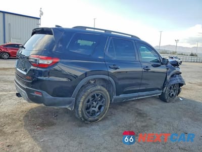 Trzecie zdjęcie samochodu z tyłu: 2023 HONDA PILOT TRAILSPORT VIN:5FNYG1H68PB023339 - miniatura