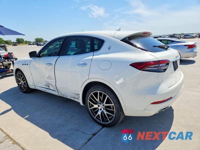 Drugie zdjęcie samochodu z przodu: 2022 MASERATI LEVANTE BASE VIN:ZN661XUA2NX394729 - miniatura
