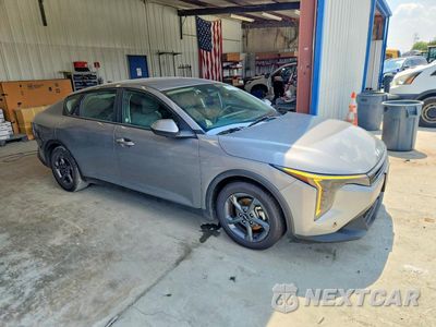 Czwarte zdjęcie samochodu z boku: 2025 KIA K4 LXS VIN:3KPFT4DE5SE112236 - miniatura