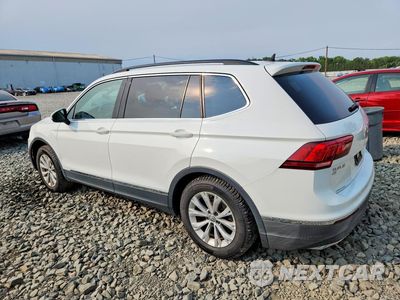 Drugie zdjęcie samochodu z przodu: 2018 VOLKSWAGEN TIGUAN SE VIN:3VV2B7AX8JM161266 - miniatura