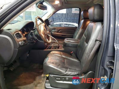 Zdjęcie 7 z 13 samochodu: 2008 GMC YUKON XL DENALI VIN:1GKFK66818J214249 - miniatura