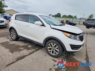 Czwarte zdjęcie samochodu z boku: 2016 KIA SPORTAGE LX VIN:KNDPBCAC6G7840336 - miniatura