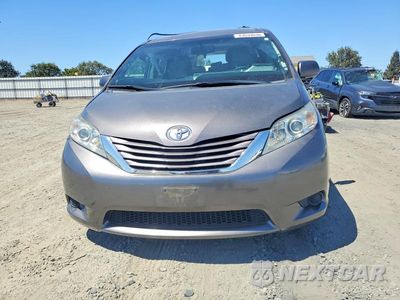 Piąte zdjęcie samochodu w środku: 2016 TOYOTA SIENNA LE VIN:5TDKK3DCXGS746603 - miniatura