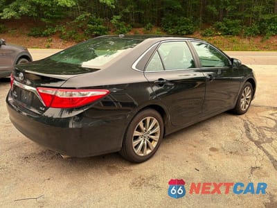 Czwarte zdjęcie samochodu z boku: 2017 TOYOTA CAMRY XLE VIN:4T1BF1FK7HU694322 - miniatura