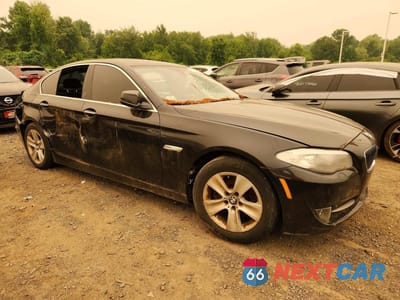 Czwarte zdjęcie samochodu z boku: 2013 BMW 528 XI VIN:WBAXH5C5XDD114997 - miniatura