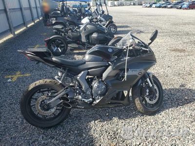 2025 YAMAHA YZFR7 JYARM38E1SA015502 - główne zdjęcie licytacji z USA - miniatura