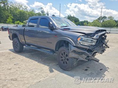 Czwarte zdjęcie samochodu z boku: 2020 RAM 2500 LARAMIE VIN:3C6UR5FL1LG244107 - miniatura
