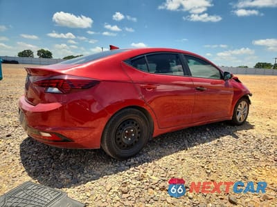 Trzecie zdjęcie samochodu z tyłu: 2019 HYUNDAI ELANTRA SEL VIN:5NPD84LF0KH469404 - miniatura
