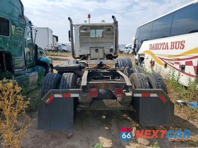 Zdjęcie 6 z 12 samochodu: 2017 FREIGHTLINER SD122 SEMI TRUCK VIN:3AKNGNBG6HDHY8886 - miniatura