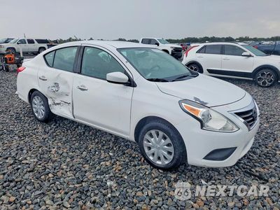 Czwarte zdjęcie samochodu z boku: 2019 NISSAN VERSA SV VIN:3N1CN7AP3KL868683 - miniatura