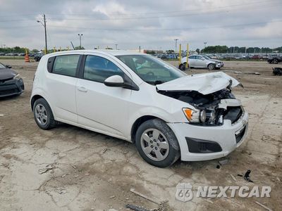 Czwarte zdjęcie samochodu z boku: 2015 CHEVROLET SONIC LS VIN:1G1JB6SH2F4218603 - miniatura