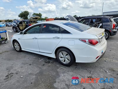 Drugie zdjęcie samochodu z przodu: 2015 HYUNDAI SONATA HYBRID BASE VIN:KMHEC4A4XFA138651 - miniatura