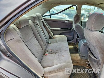 Zdjęcie 10 z 13 samochodu: 2005 TOYOTA CAMRY STANDARD VIN:JTDBE30K353002330 - miniatura
