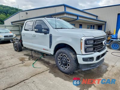 Czwarte zdjęcie samochodu z boku: 2025 FORD F350 SUPER DUTY VIN:1FT8W3BM3SED93081 - miniatura